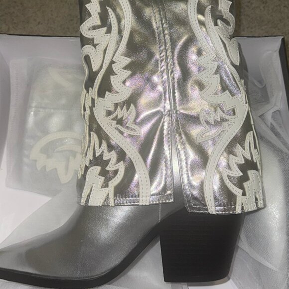 Azalea Wang Esperanza Western Boot In Silver - Picture 1 of 5
